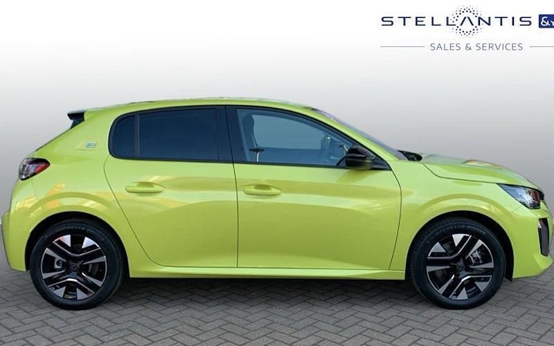 Used Peugeot e-208 Style 100 kW (137 HP) 2023 Hatchback