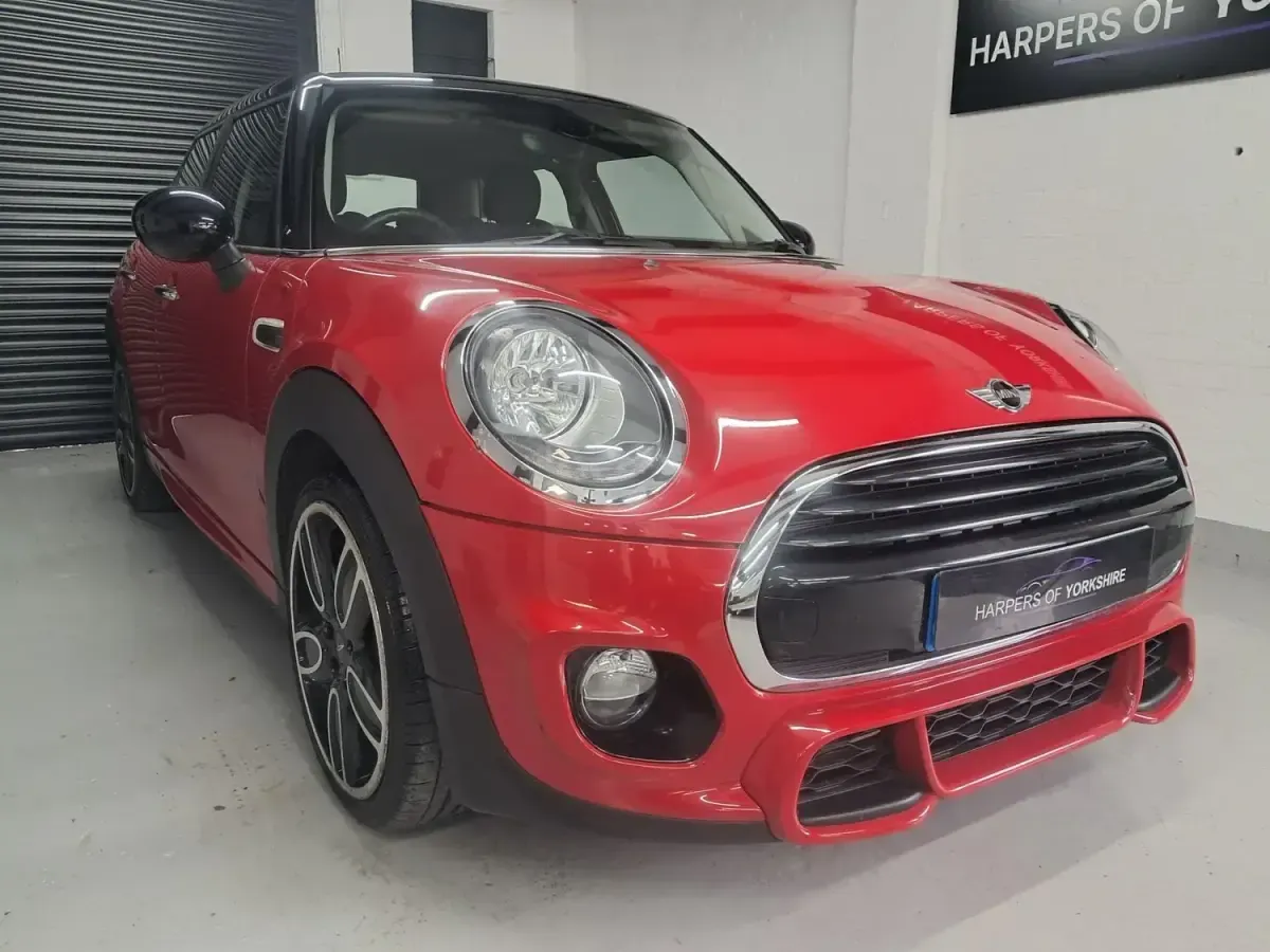 Usado Mini Cooper Hatch 2018 Vermelho Citadino