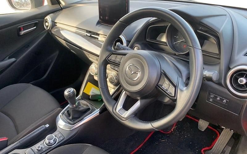 Used Mazda 2 112 HP (82 kW) 2022 Red Hatchback