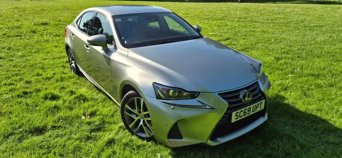 Used Lexus IS300h 223 HP (164 kW) 2020 Silver Sedan