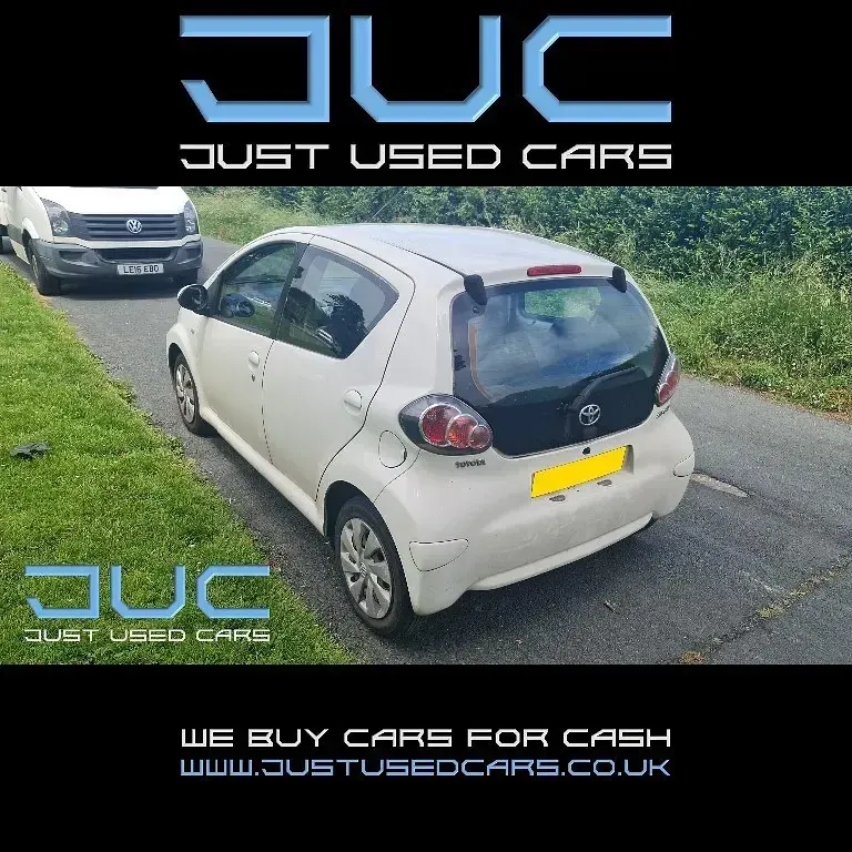 Used Toyota Aygo 2013 White Hatchback