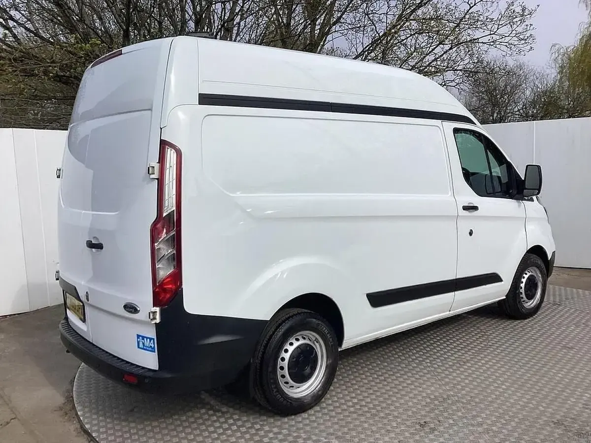 Used Ford Transit Custom Limited 150 HP (110 kW) 2020 White Van