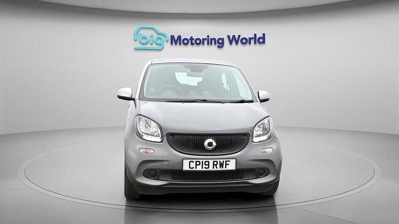 Used Smart ForFour Premium 71 HP (52 kW) 2019 Silver Hatchback