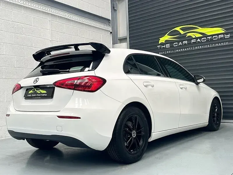 Used Mercedes A180 SE 136 HP (100 kW) 2019 White Hatchback