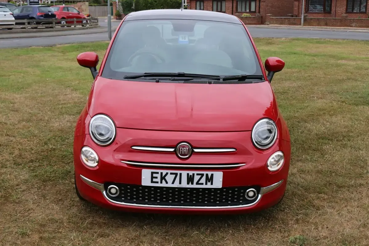 Used Fiat 500 Dolcevita 70 HP (51 kW) 2021 Red Hatchback