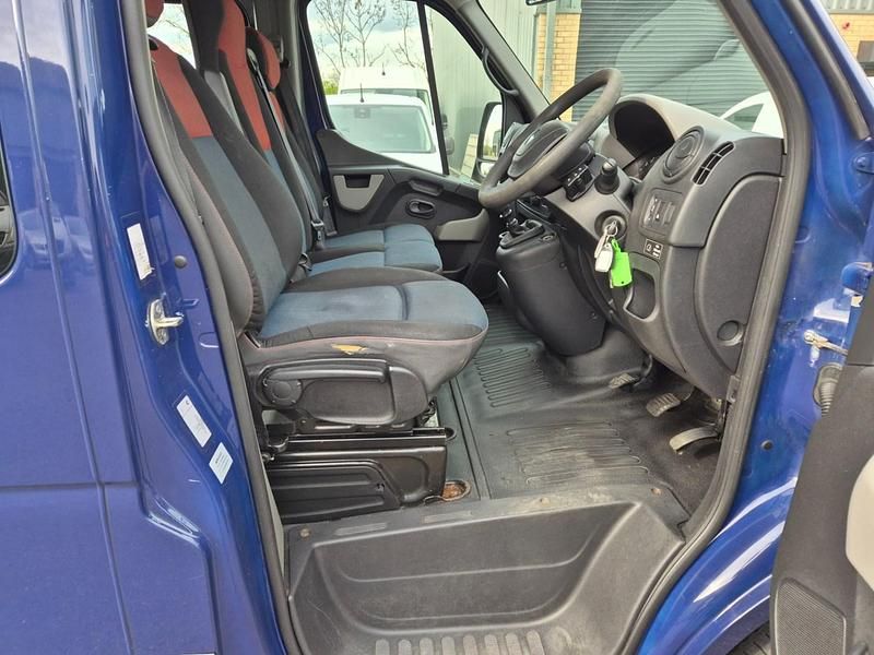 Used Renault Master 125 HP (91 kW) 2014 Blue Van