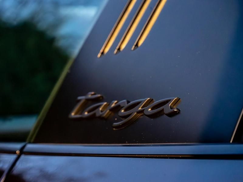 Begagnad Porsche 911 541 HK (397 kW) 2025 Svart Cab