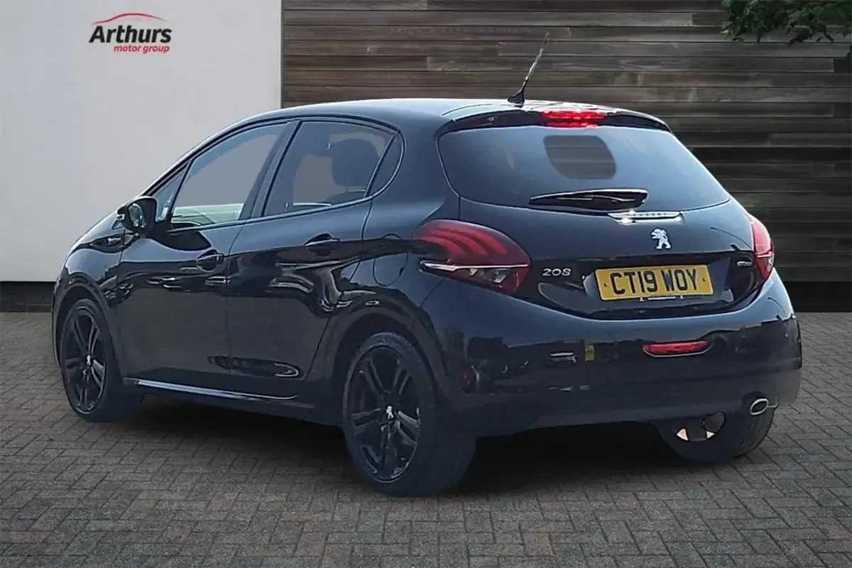 Used Peugeot 208 GT-line 108 HP (79 kW) 2019 Black Hatchback