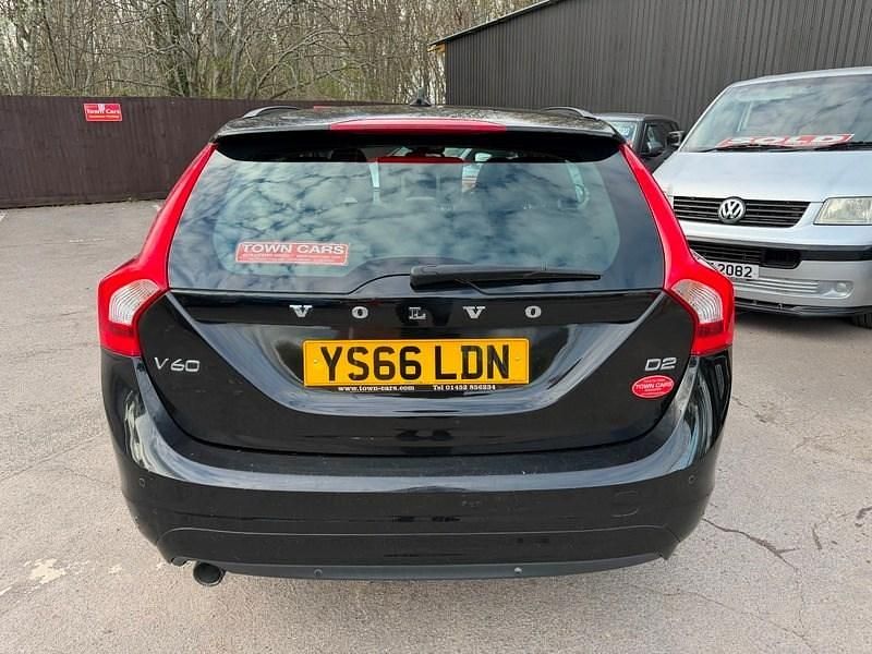 Used Volvo V60 Business Edition 120 HP (88 kW) 2016 Black Estate