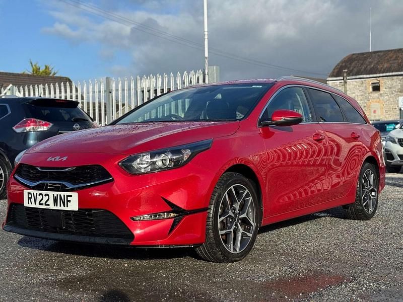 Używany Kia Ceed 2022 Czerwony Hatchback