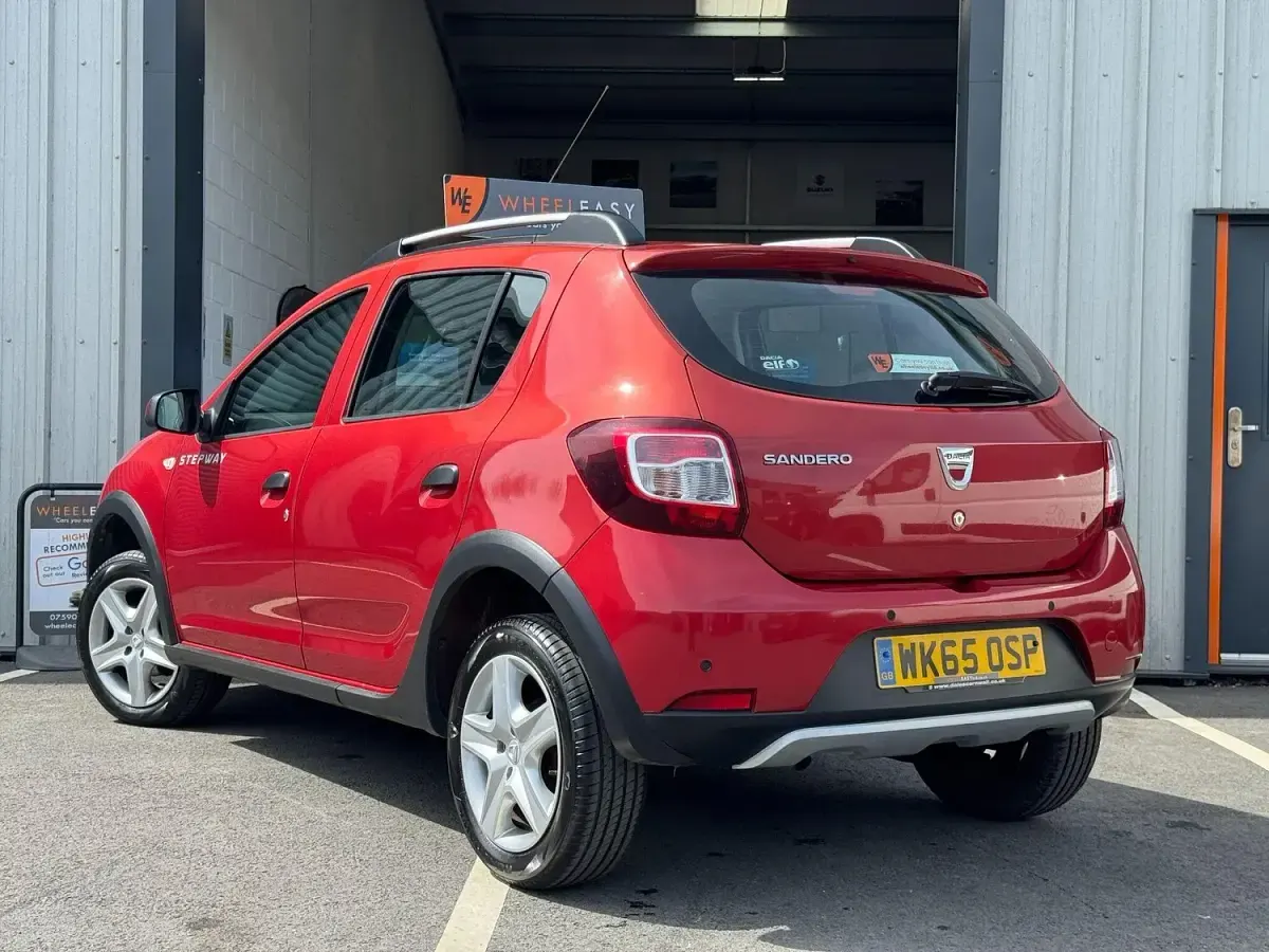 Used Dacia Sandero Lauréate 2015 Red Hatchback