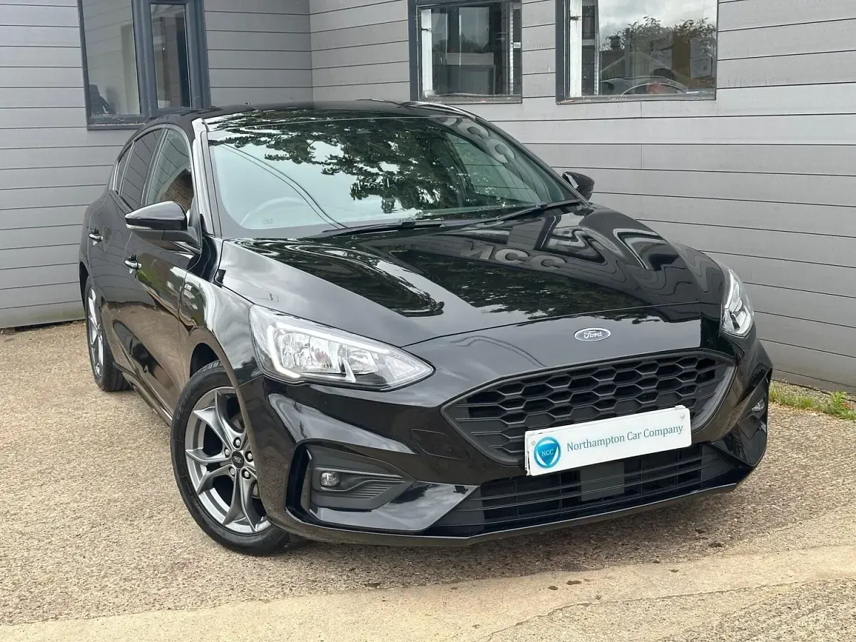 Used Ford Focus ST-Line 120 HP (88 kW) 2018 Black Hatchback