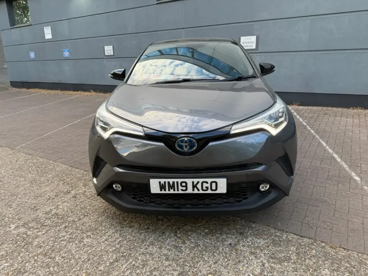 Usado Toyota C-HR 122 CV (89 kW) 2019 Gris SUV