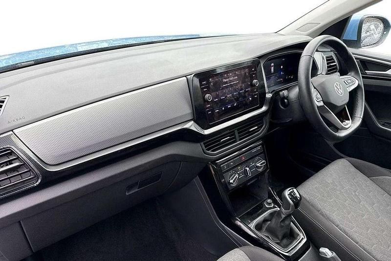 Used VW T-Cross Life 95 HP (69 kW) 2024 Blue SUV