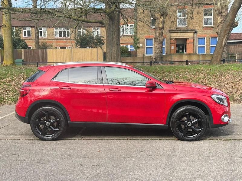 Used Mercedes GLA200 Premium 2018 Red SUV