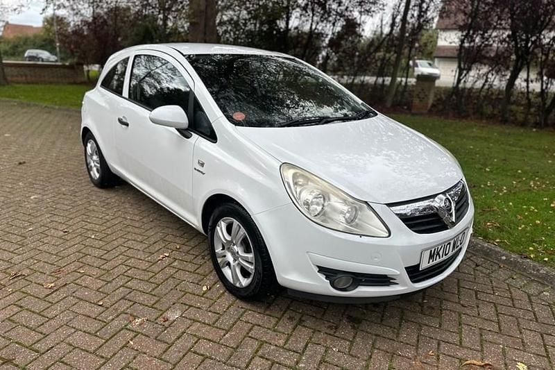 White Used 2010 Vauxhall Corsa Hatchback | £2,000 (Good price) - Image 1/1