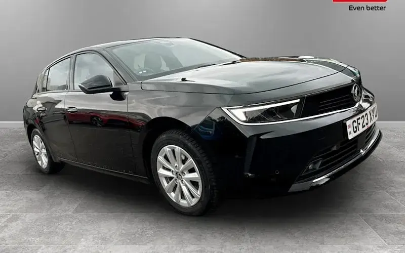 Used Vauxhall Astra Design Edition 131 HP (96 kW) 2025 Hatchback