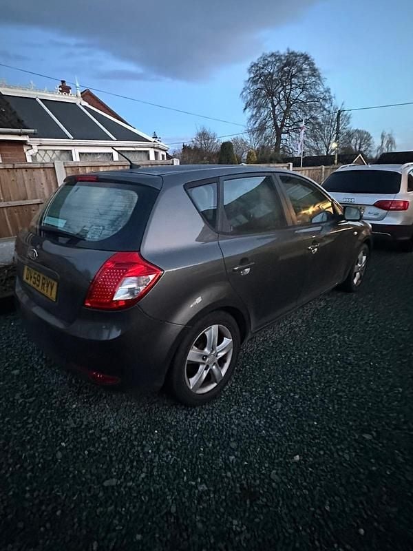 Used Kia Ceed 2009 Grey Hatchback