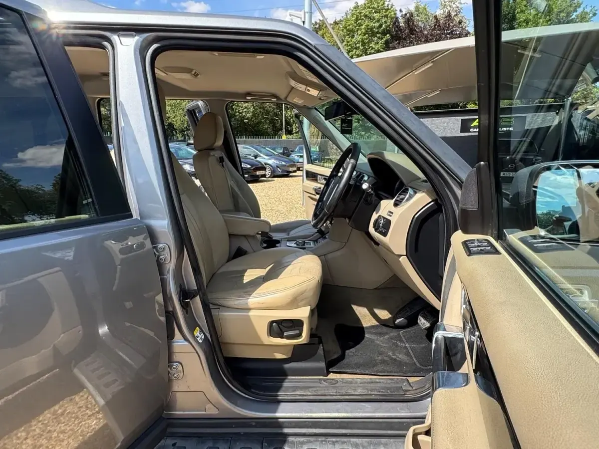 Used Land Rover Discovery 2011 Grey SUV
