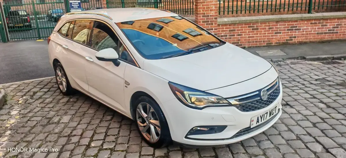 Second-hand Vauxhall Astra SRi 136 CP (100 kW) 2017 Alb Break