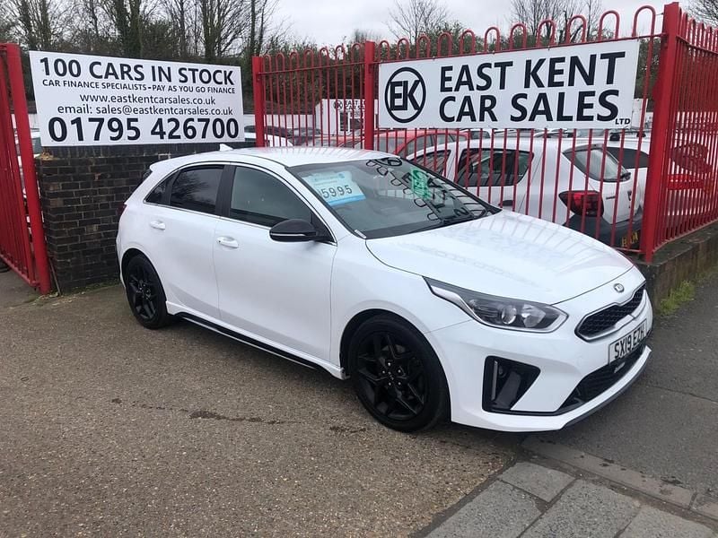 Used Kia Ceed GT-Line 138 HP (101 kW) 2019 White Hatchback