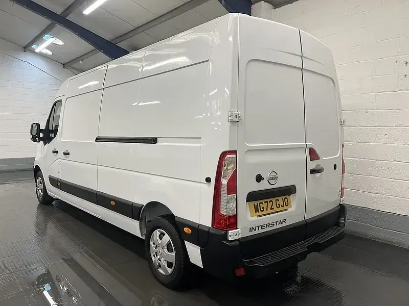 Używany Nissan Interstar Tekna 135 KM (99 kW) 2022 Biały Van