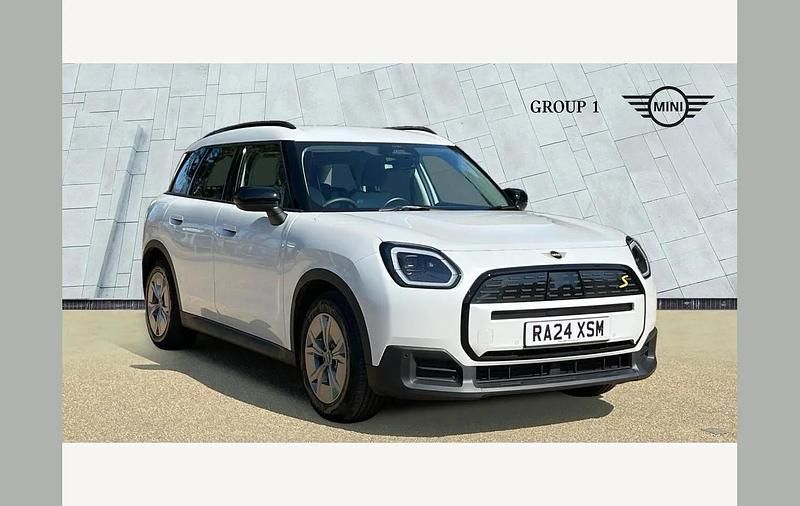 Nanuq white Used 2024 Mini Countryman Classic SUV | £30,895 (Super price) - Image 1/4