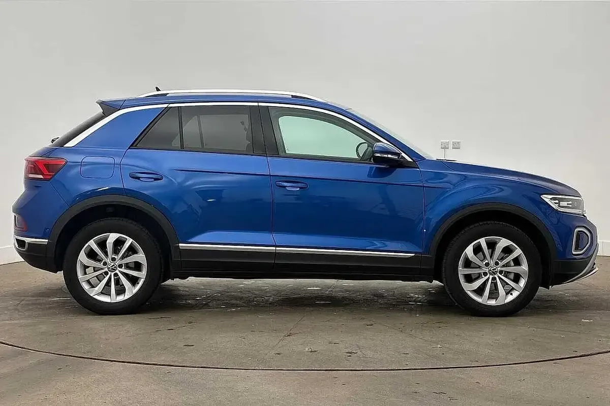 Used VW T-Roc Style 150 HP (110 kW) 2025 Blue SUV