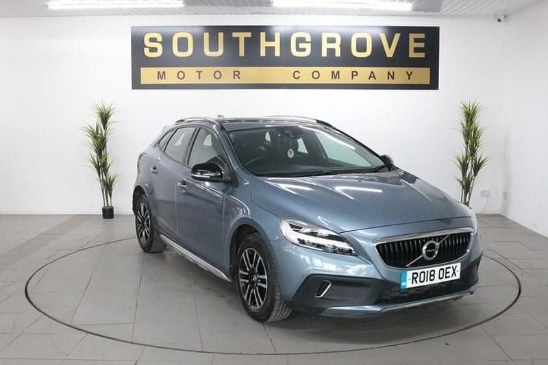 Blue Used 2018 Volvo V40 CC Plus Estate | £9,489 (Fair price) - Image 1/1