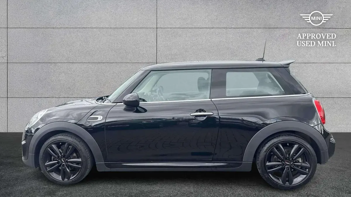 Used Mini Cooper Hatch 134 HP (98 kW) 2017 Black Hatchback