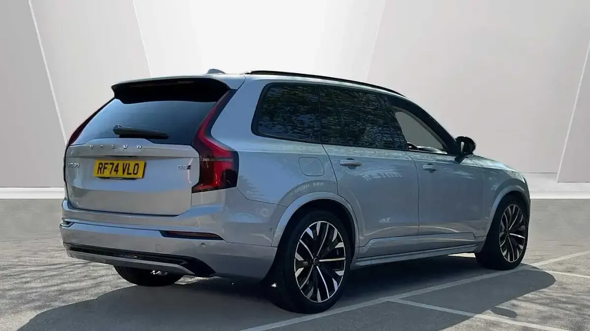 Usado Volvo XC90 Ultra 455 HP (334 kW) 2025 Prateado SUV