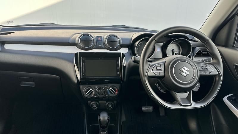 Usado Suzuki Swift SZ-T 83 HP (61 kW) 2023 Prateado Citadino