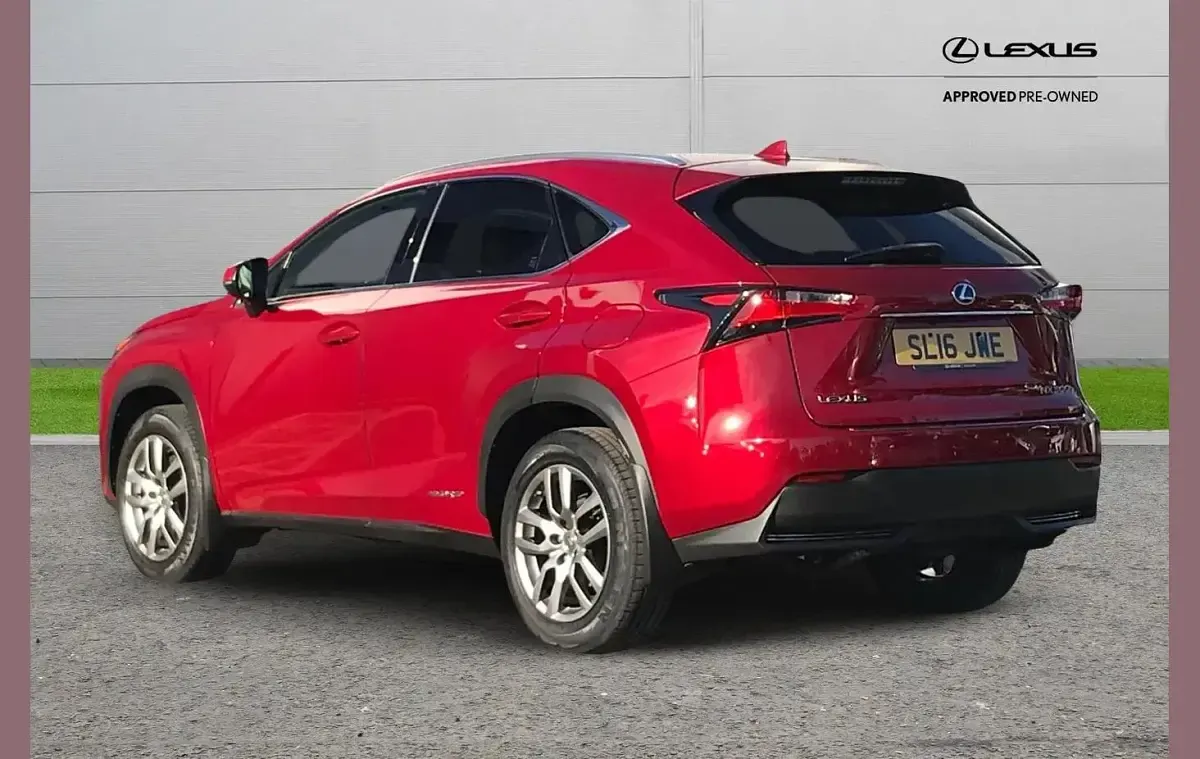 Used Lexus NX300h Luxury Line 194 HP (142 kW) 2016 Red SUV