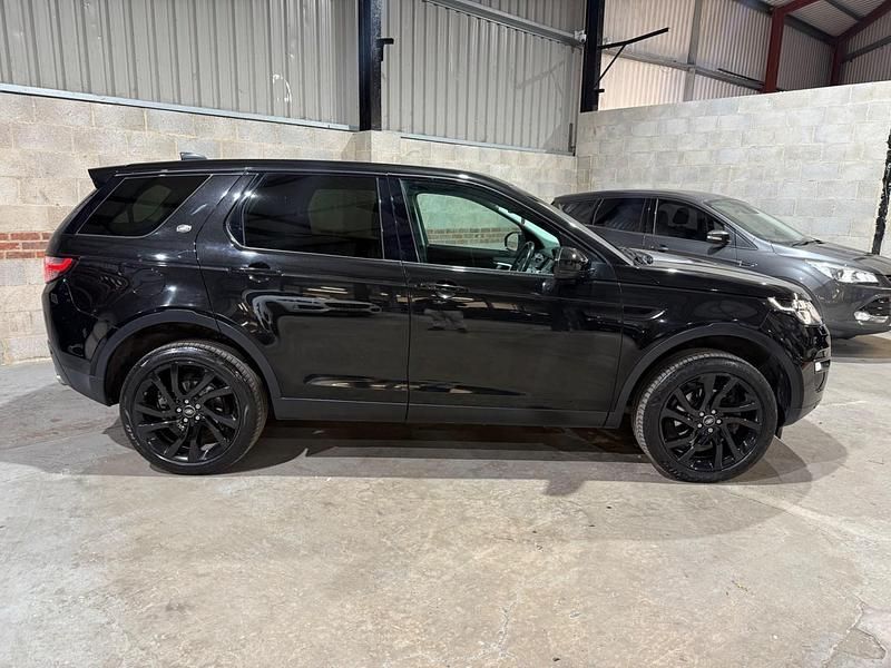 Used Land Rover Discovery Sport HSE 180 HP (132 kW) 2016 Black SUV