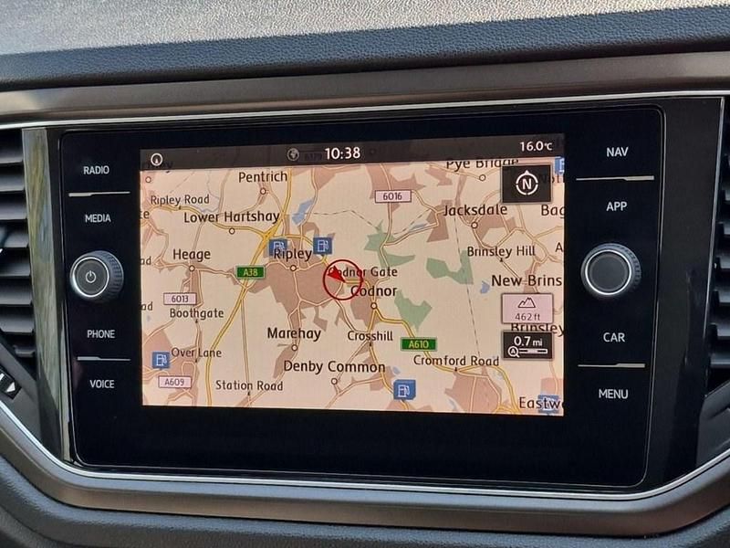 Used VW T-Roc SE 150 HP (110 kW) 2018 White SUV