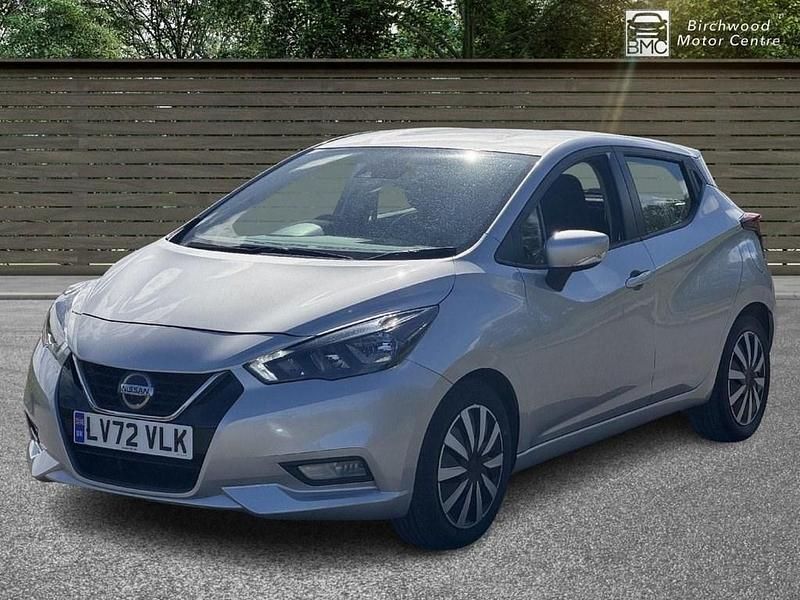 Usado Nissan Micra Acenta 92 HP (67 kW) 2023 Prateado Citadino