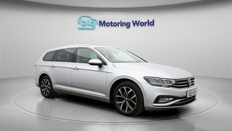 Used VW Passat SEL 150 HP (110 kW) 2021 Silver Estate
