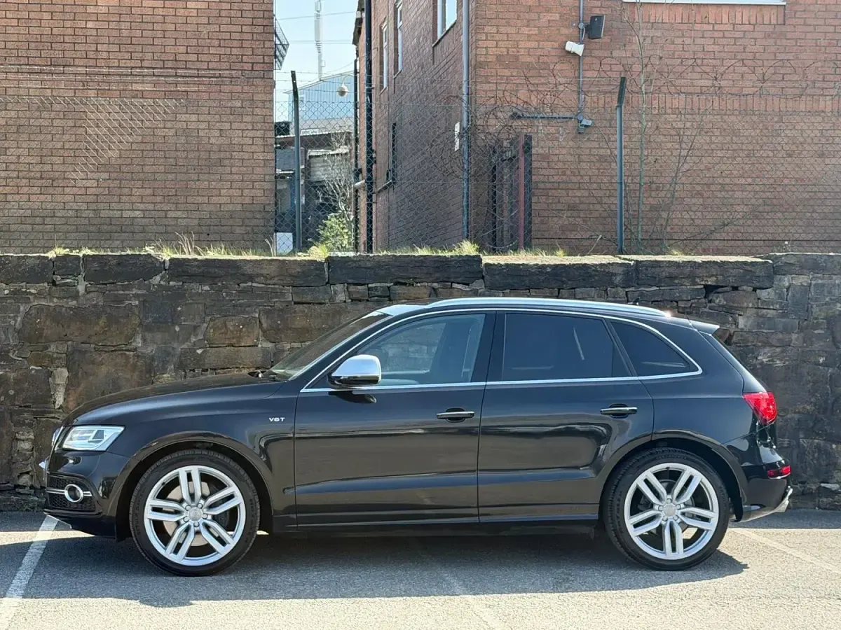 Used Audi SQ5 Comfort 313 HP (230 kW) 2015 Black SUV