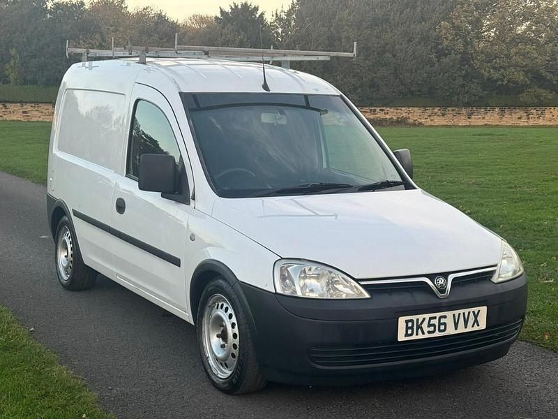 White Used 2006 Vauxhall Combo Van | £1,795 (Fair price) - Image 1/4