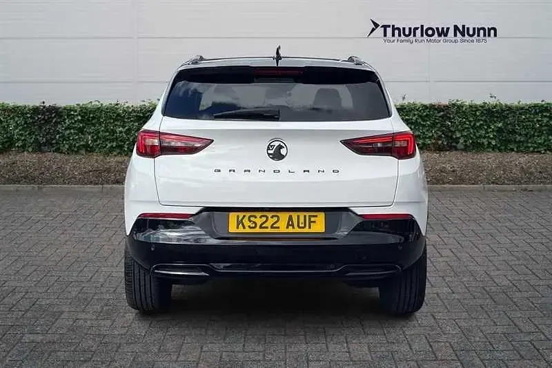 Used Vauxhall Grandland X GS Line 130 HP (95 kW) 2022 White SUV