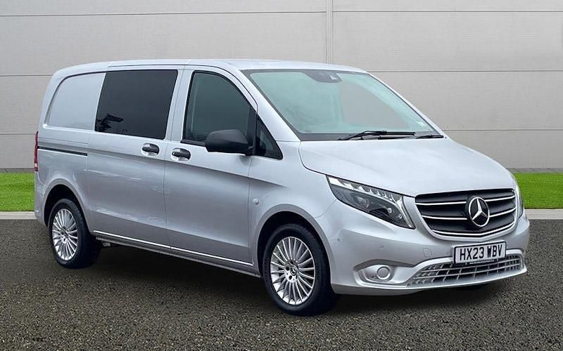Begagnad VW Touran S 105 HK (77 kW) 2013 Minibuss