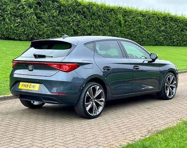 Used Seat Leon SE Dynamic 115 HP (84 kW) 2021 Grey Hatchback