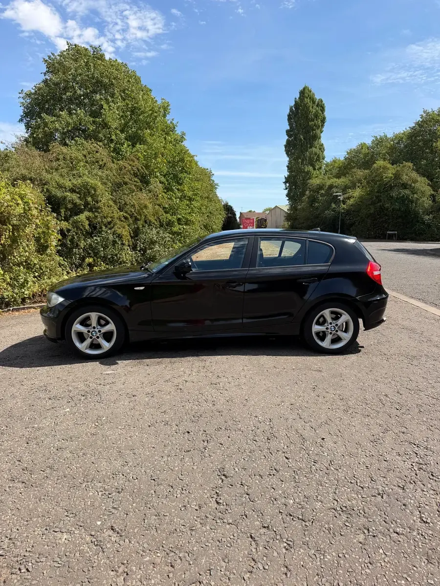 Used BMW 118 Sport Line 2010 Black Hatchback
