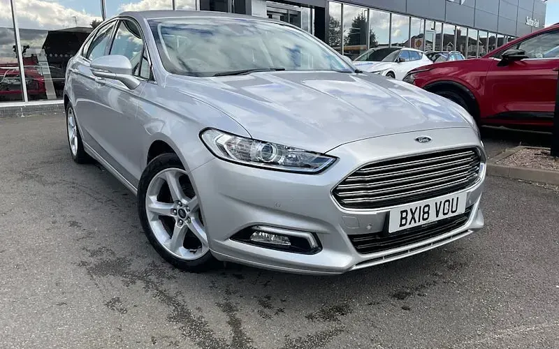 Begagnad Ford Mondeo Titanium 160 HK (117 kW) 2017 Halvkombi