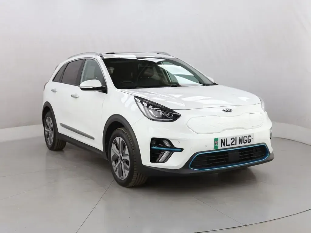 Used Kia Niro 150 kW (204 HP) 2021 White SUV