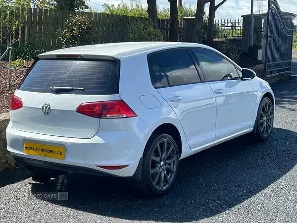 Used VW Golf VII SE 105 HP (77 kW) 2013 White Hatchback
