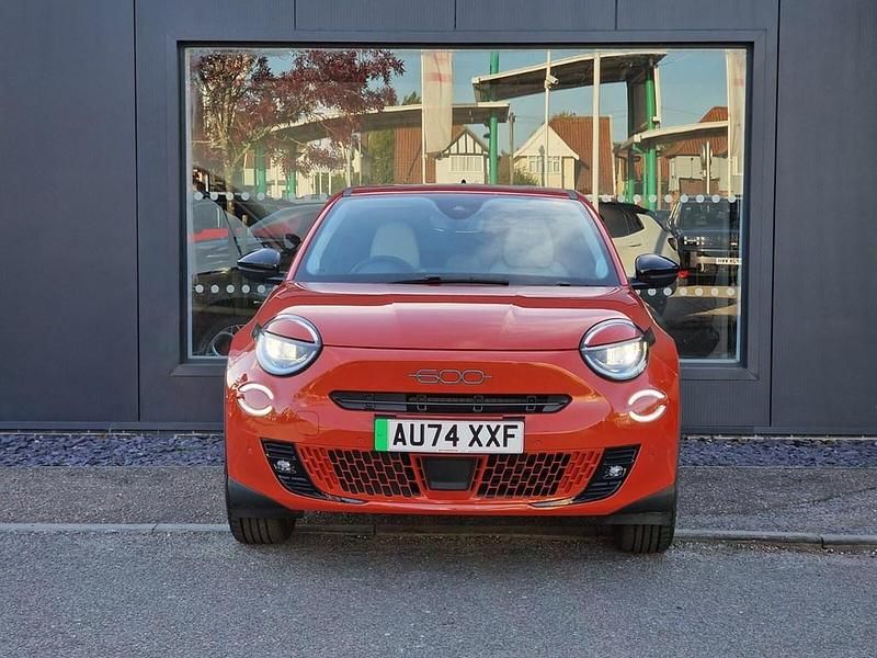 Used Fiat 600 La Prima 114 kW (156 HP) 2024 Orange Hatchback