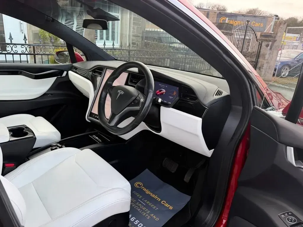 Usado Tesla Model X Standard Range 241 kW (328 HP) 2020 Vermelho SUV
