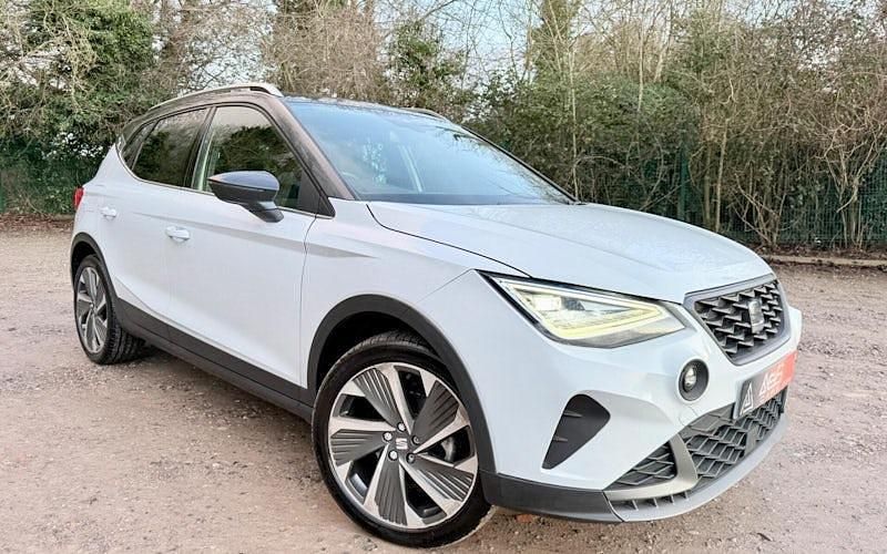 White Used 2023 Seat Arona FR Sport SUV | £12,850 (Super price) - Image 1/4