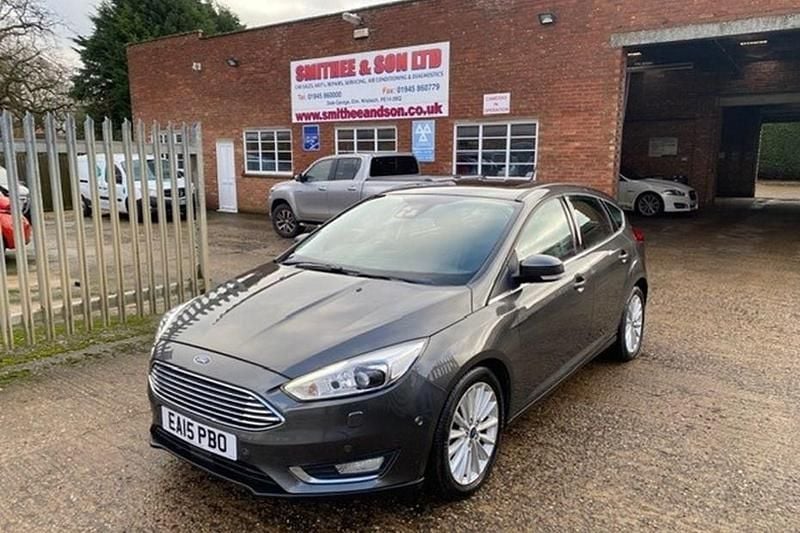 Used Ford Focus Titanium X 120 HP (88 kW) 2015 Grey Hatchback